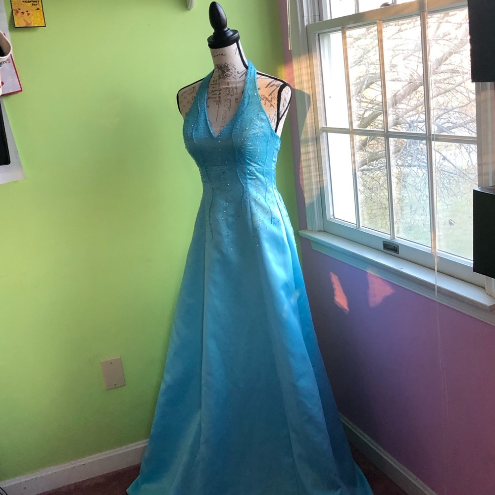 Full length blue formal dress - Picture 11 of 11